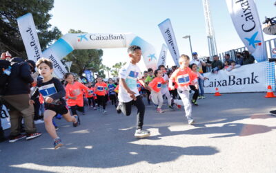 Medio centenar de niños inauguran la jornada maratoniana #RunAndFeel con el Santa Eulària Ibiza Kids Run Caixabank.